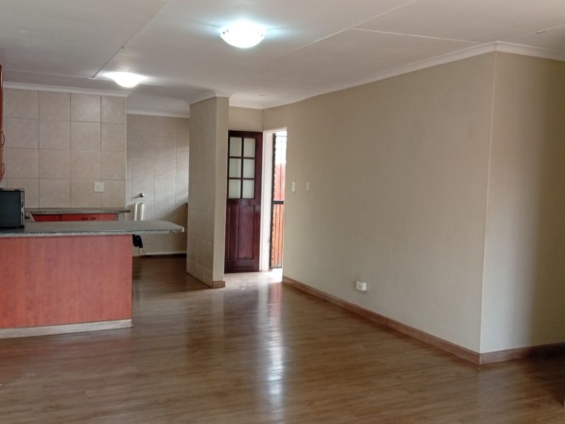 Spacious and Neat 3 Bedroom Townhouse in Terenure - Photo 6