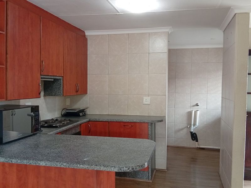 Spacious and Neat 3 Bedroom Townhouse in Terenure - Photo 7