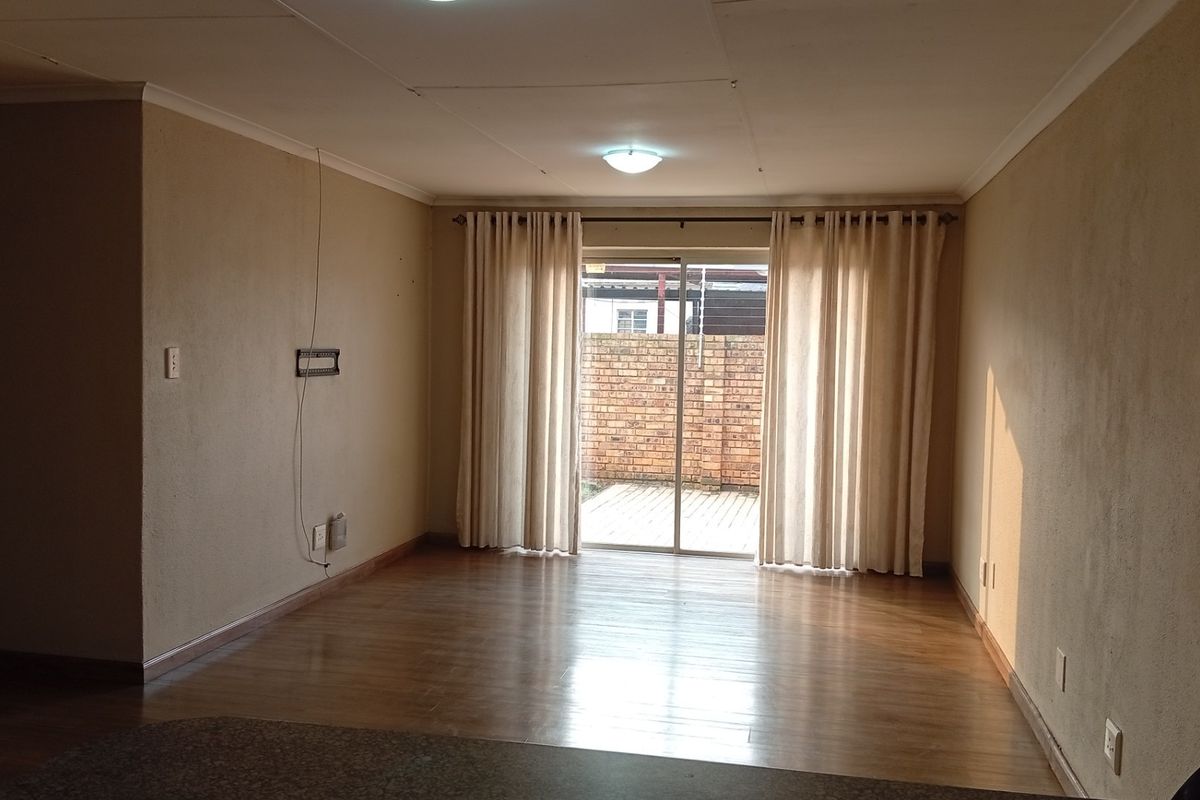 Spacious and Neat 3 Bedroom Townhouse in Terenure - Photo 5