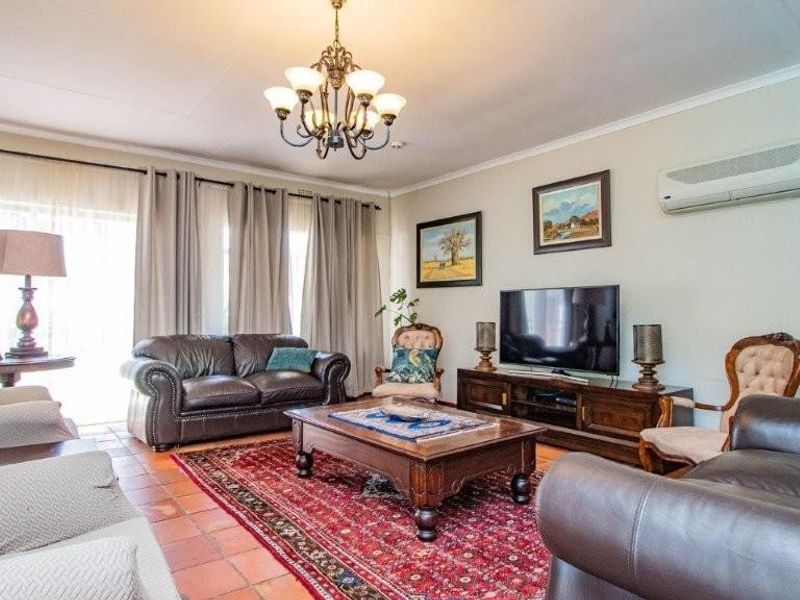 House For Sale in Bonaero Park, Kempton Park - Photo 5