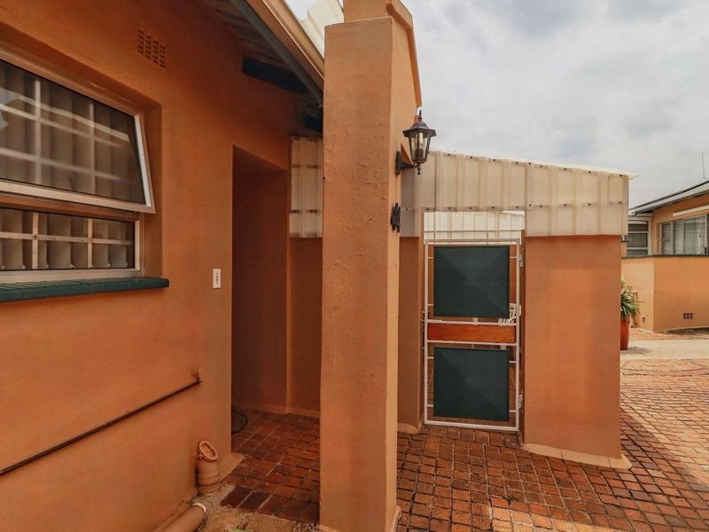 Townhouse For Sale in Terenure, Kempton Park - Photo 9