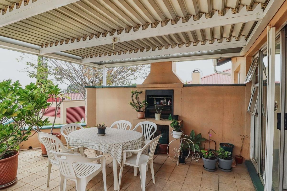Townhouse For Sale in Terenure, Kempton Park - Photo 5