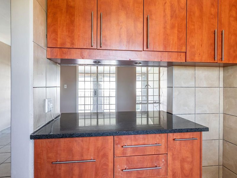 Townhouse For Sale in Boksburg - Photo 7
