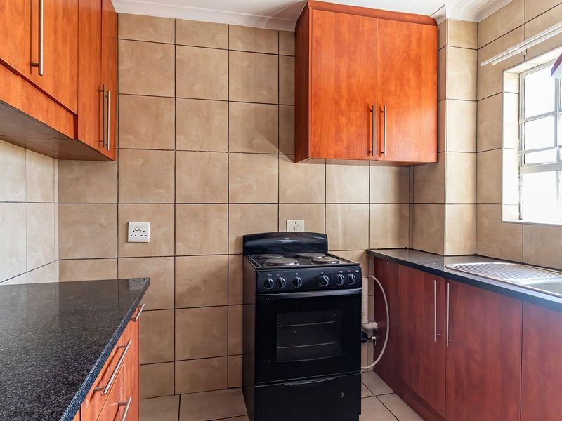 Townhouse For Sale in Boksburg - Photo 6