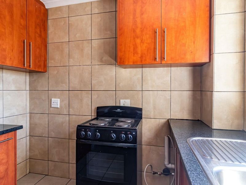 Townhouse For Sale in Boksburg - Photo 8