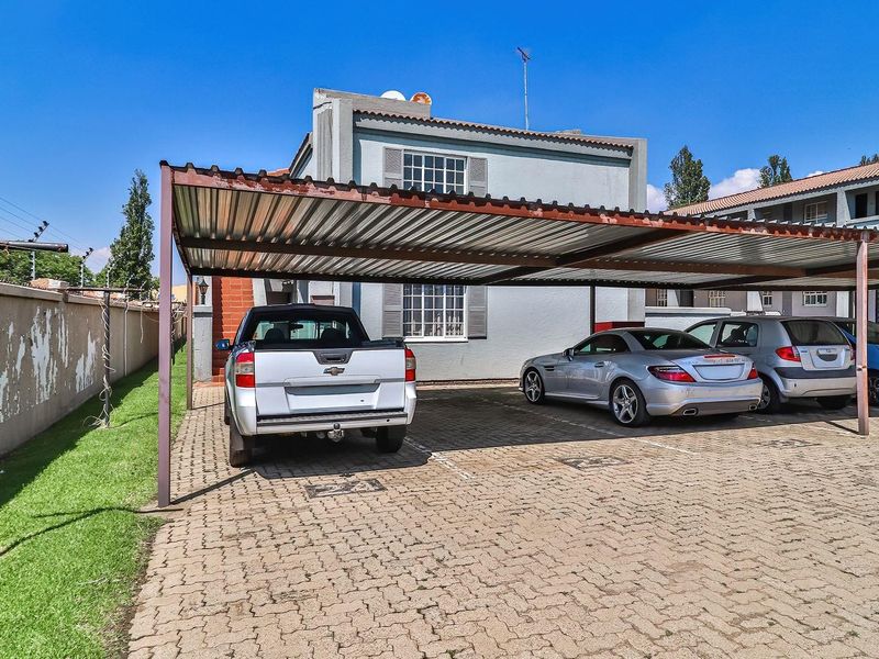 Townhouse For Sale in Boksburg - Photo 4
