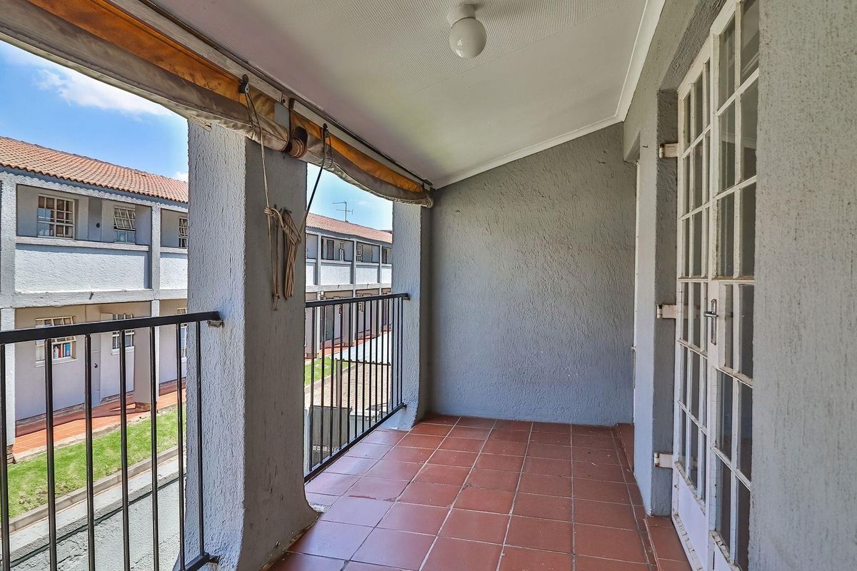 Townhouse For Sale in Boksburg - Photo 5