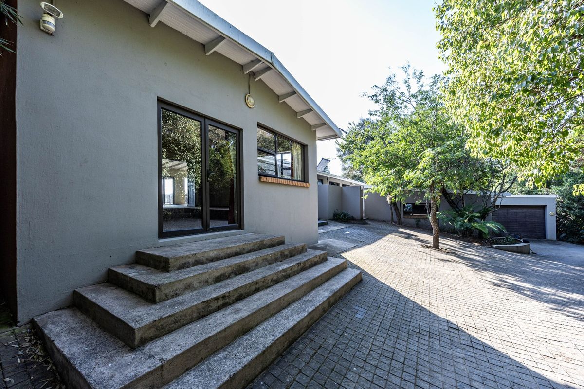 Spacious Family Home Available to Rent from 1 July 2026 - Smallholding with Panoramic Views - Photo 4