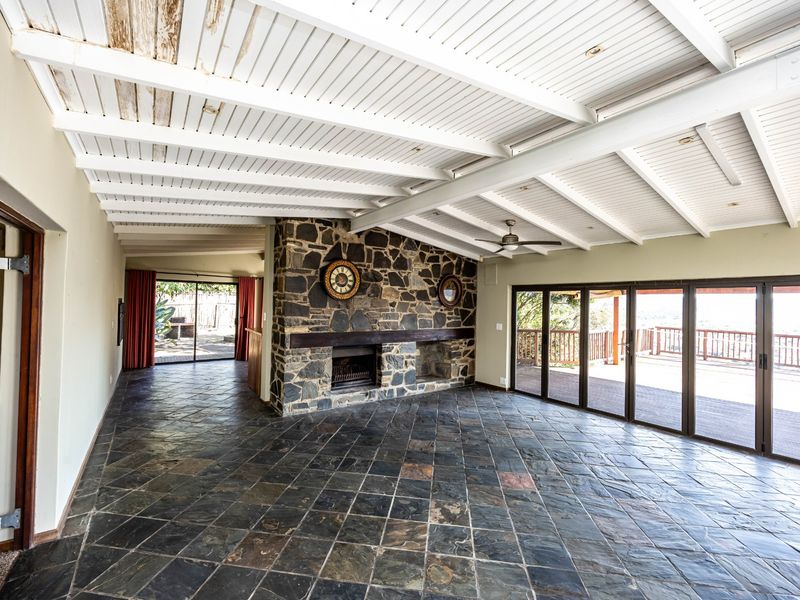 Spacious Family Home Available to Rent from 1 July 2026 - Smallholding with Panoramic Views - Photo 7