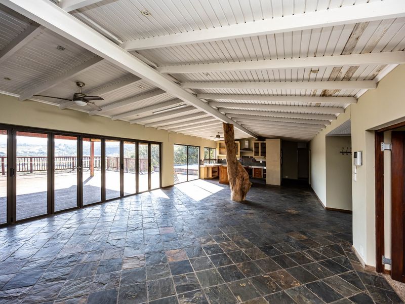 Spacious Family Home Available to Rent from 1 July 2026 - Smallholding with Panoramic Views - Photo 5