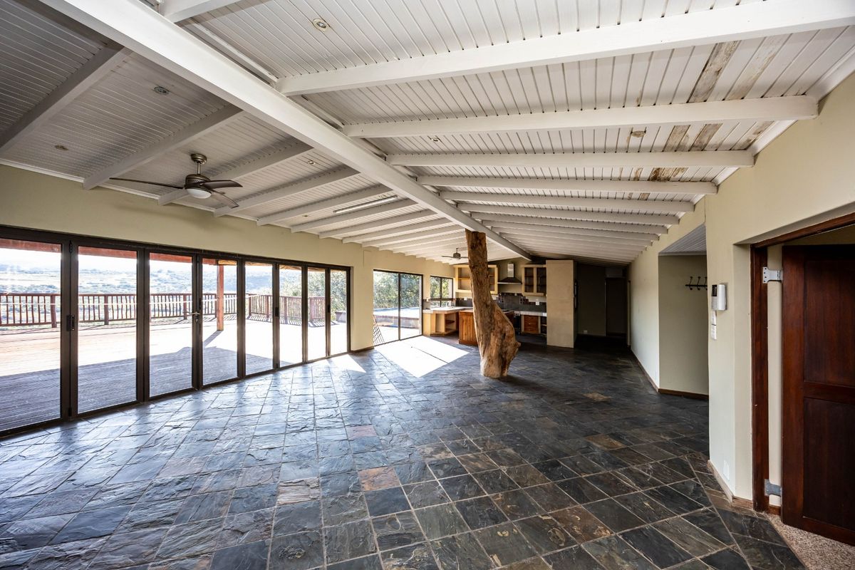 Spacious Family Home Available to Rent from 1 July 2026 - Smallholding with Panoramic Views - Photo 5