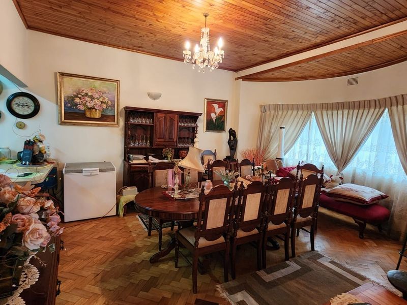 4 Bedroom House with One Bedroom Flat For Sale in Modimolle - Photo 5