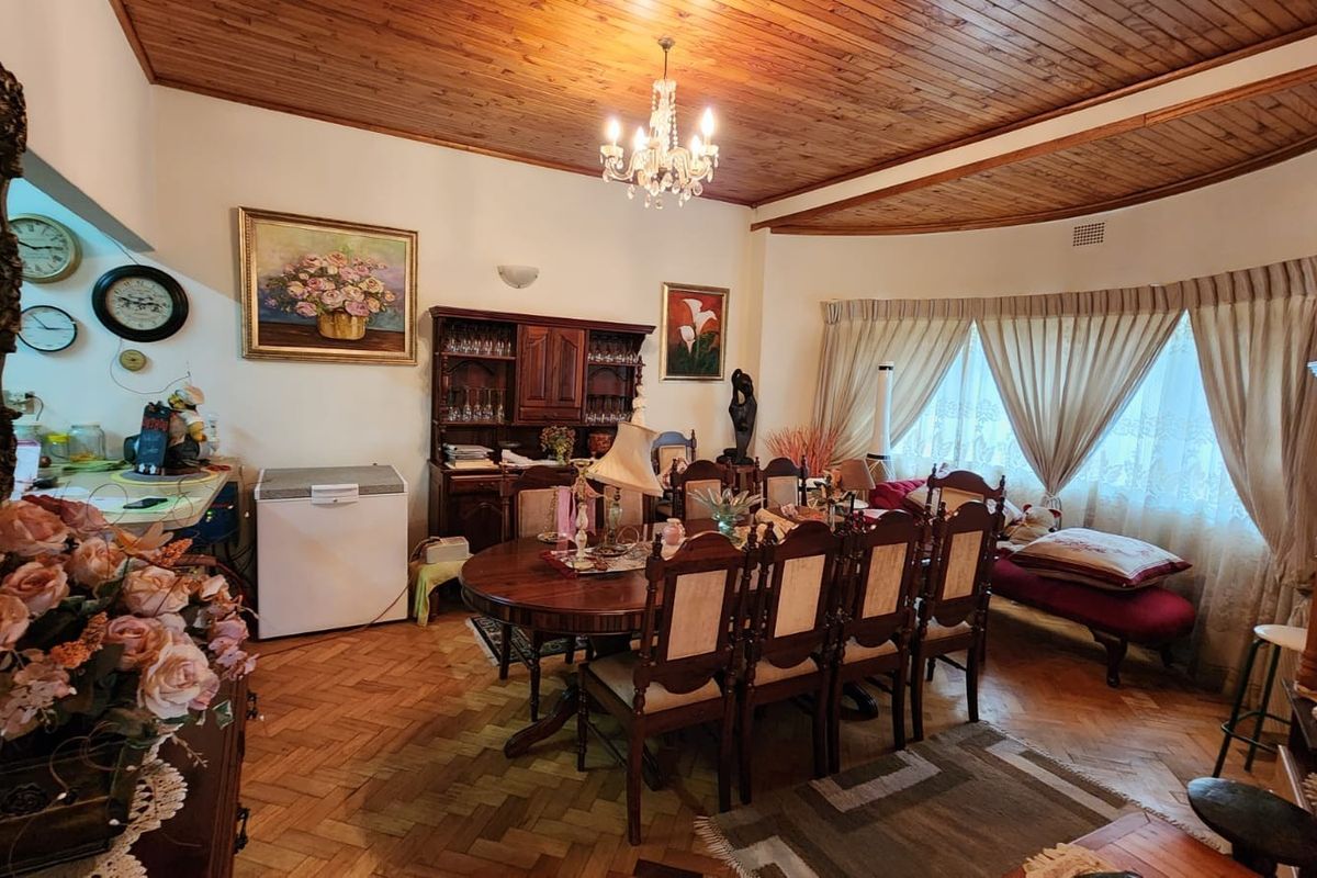 4 Bedroom House with One Bedroom Flat For Sale in Modimolle - Photo 5