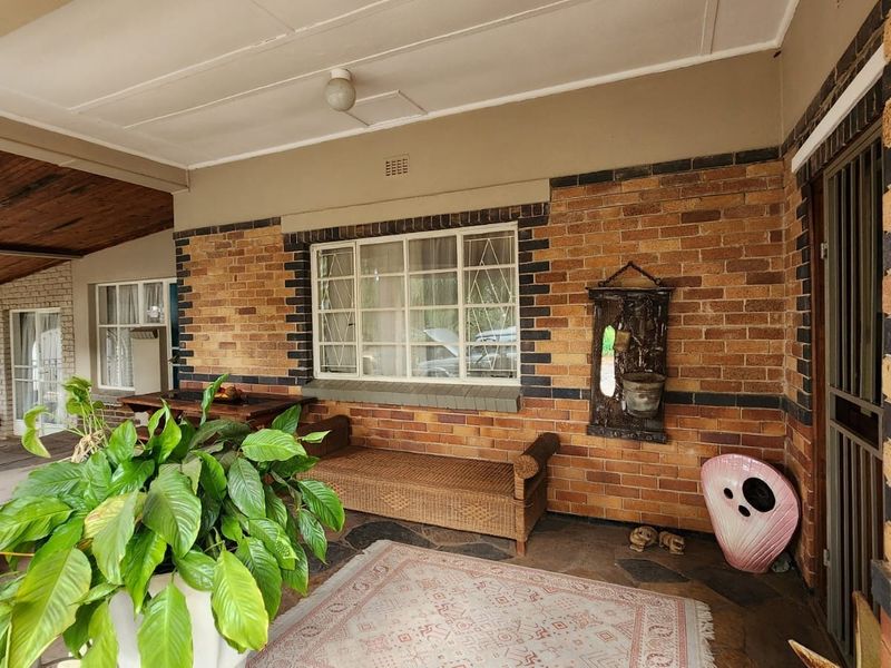 4 Bedroom House with One Bedroom Flat For Sale in Modimolle - Photo 4