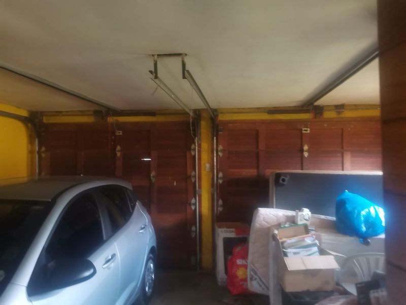House For Sale in Commercia, Midrand - Photo 8