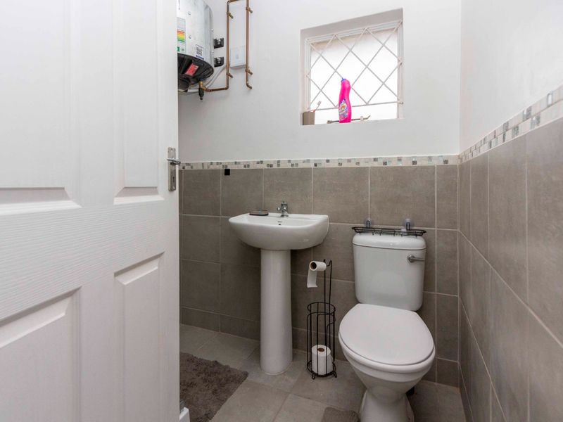 Apartment For Sale in North End, Port Elizabeth - Photo 9