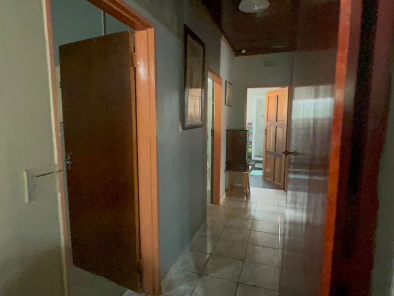 4-Bedroom House For Sale in Sasolburg Central, Sasolburg - Photo 10