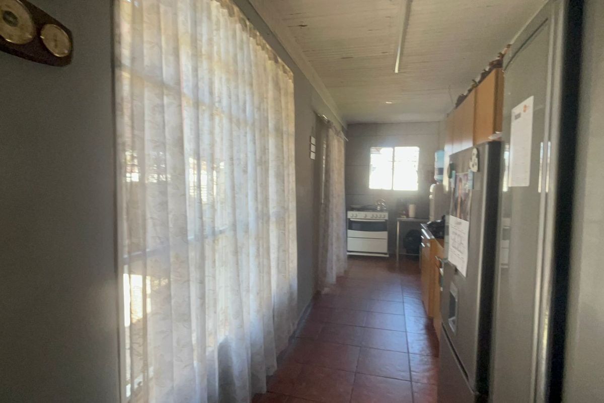 4-Bedroom House For Sale in Sasolburg Central, Sasolburg - Photo 5