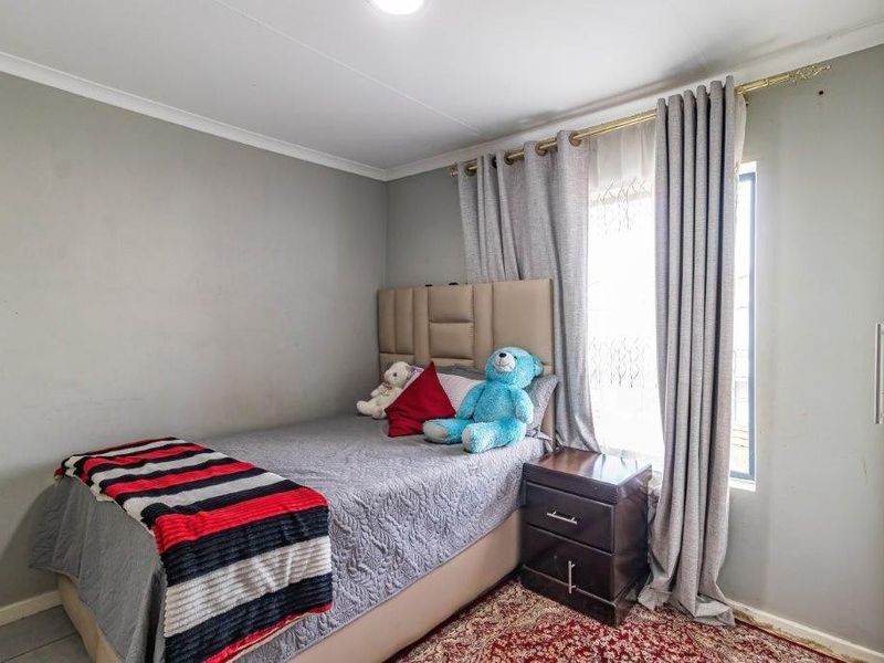 House For Sale in Terenure, Kempton Park - Photo 10