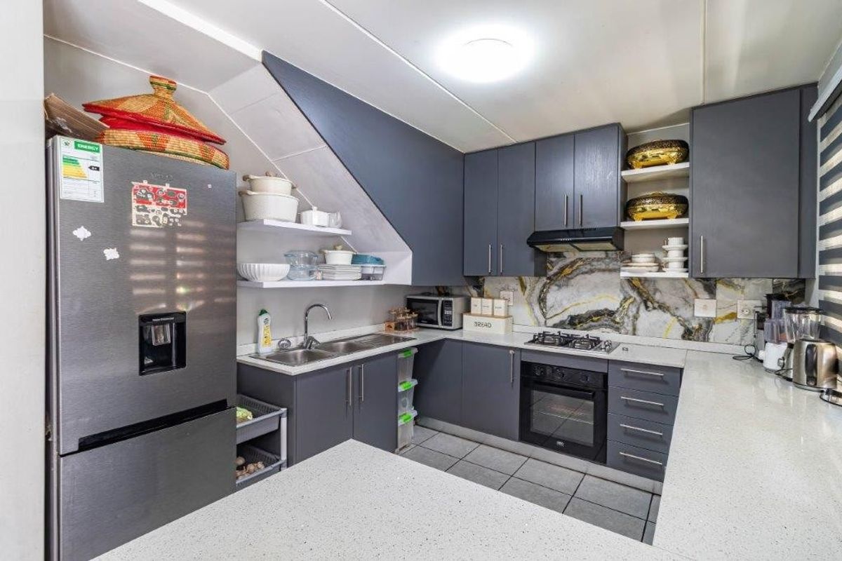 House For Sale in Terenure, Kempton Park - Photo 4