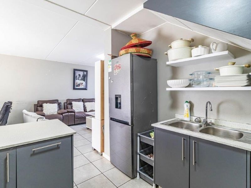 House For Sale in Terenure, Kempton Park - Photo 5