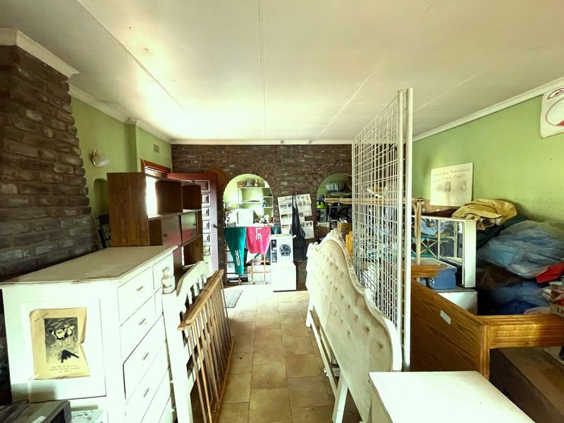 5 Bedroom House For Sale in Primrose - Photo 10