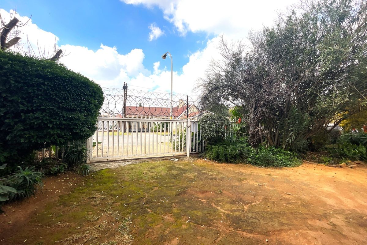5 Bedroom House For Sale in Primrose - Photo 5