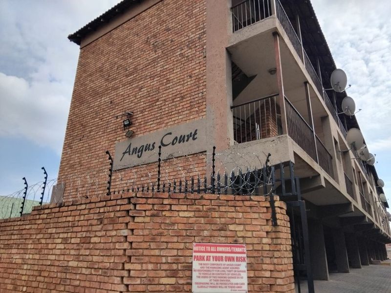 Apartment For Sale in Kempton Park Ext 1, Kempton Park - Photo 2