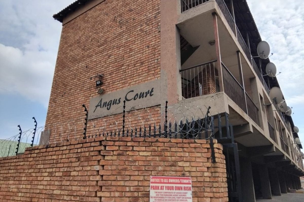 Apartment For Sale in Kempton Park Ext 1, Kempton Park - Photo 2