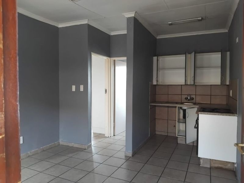 Apartment For Sale in Kempton Park Ext 1, Kempton Park - Photo 5