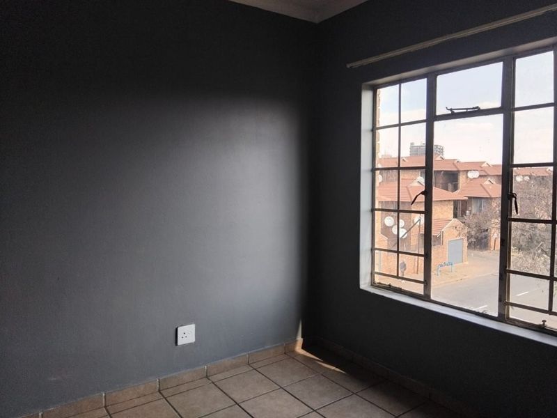 Apartment For Sale in Kempton Park Ext 1, Kempton Park - Photo 9