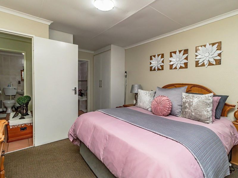 Townhouse For Sale in Terenure, Kempton Park - Photo 7