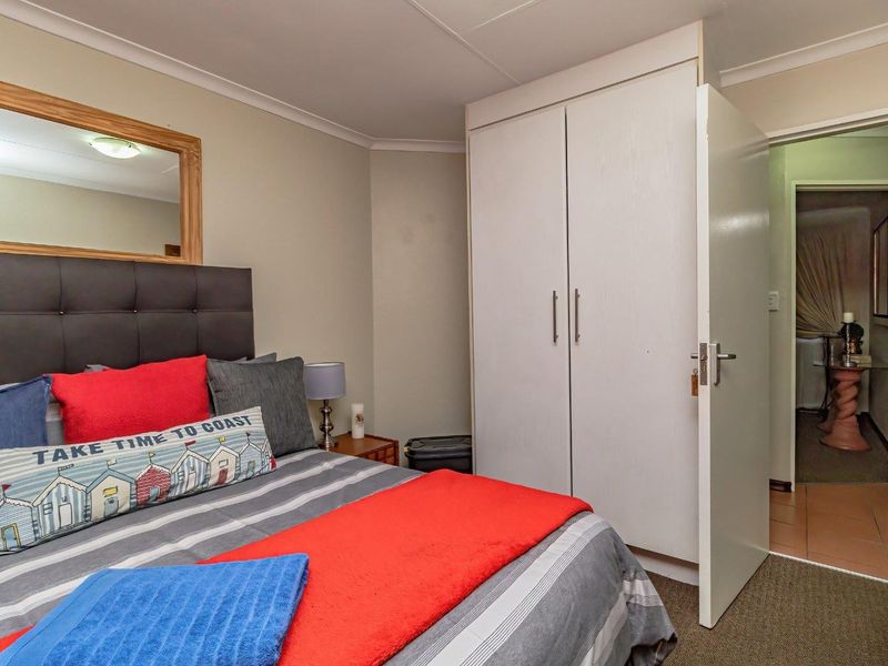Townhouse For Sale in Terenure, Kempton Park - Photo 10