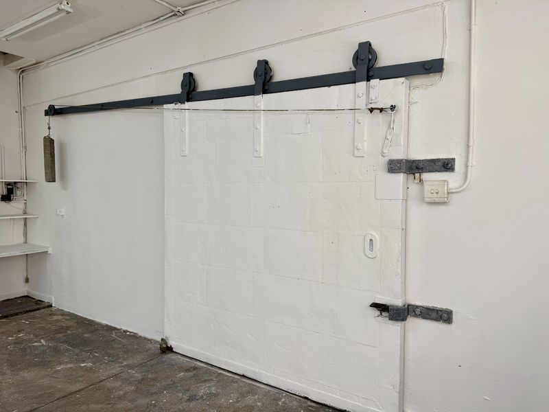 +- 80SQM ground floor Premises in Bo Kaap - Photo 10