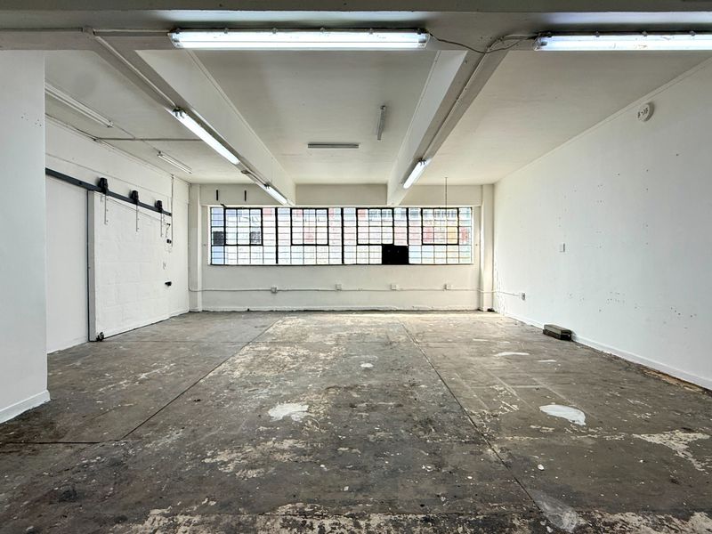 +- 80SQM ground floor Premises in Bo Kaap - Photo 5