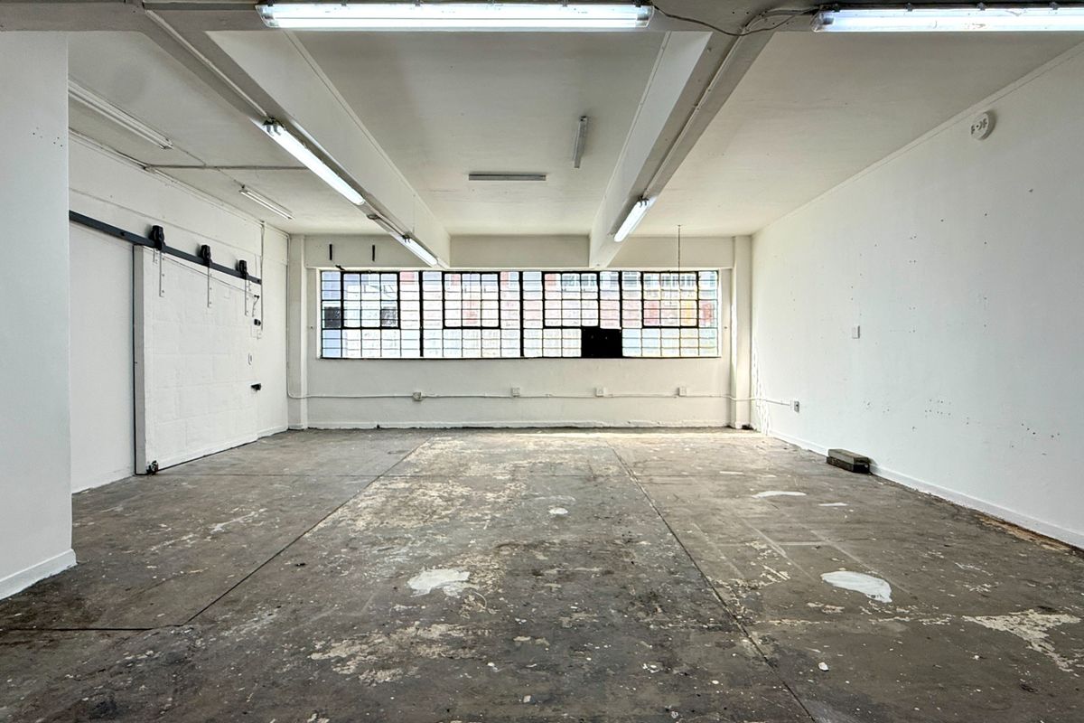 +- 80SQM ground floor Premises in Bo Kaap - Photo 5