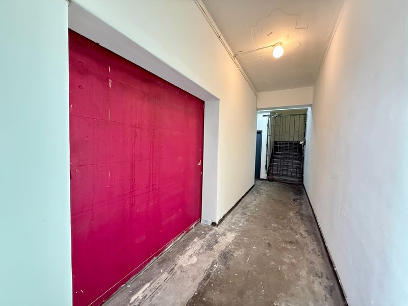 +- 80SQM ground floor Premises in Bo Kaap - Photo 3
