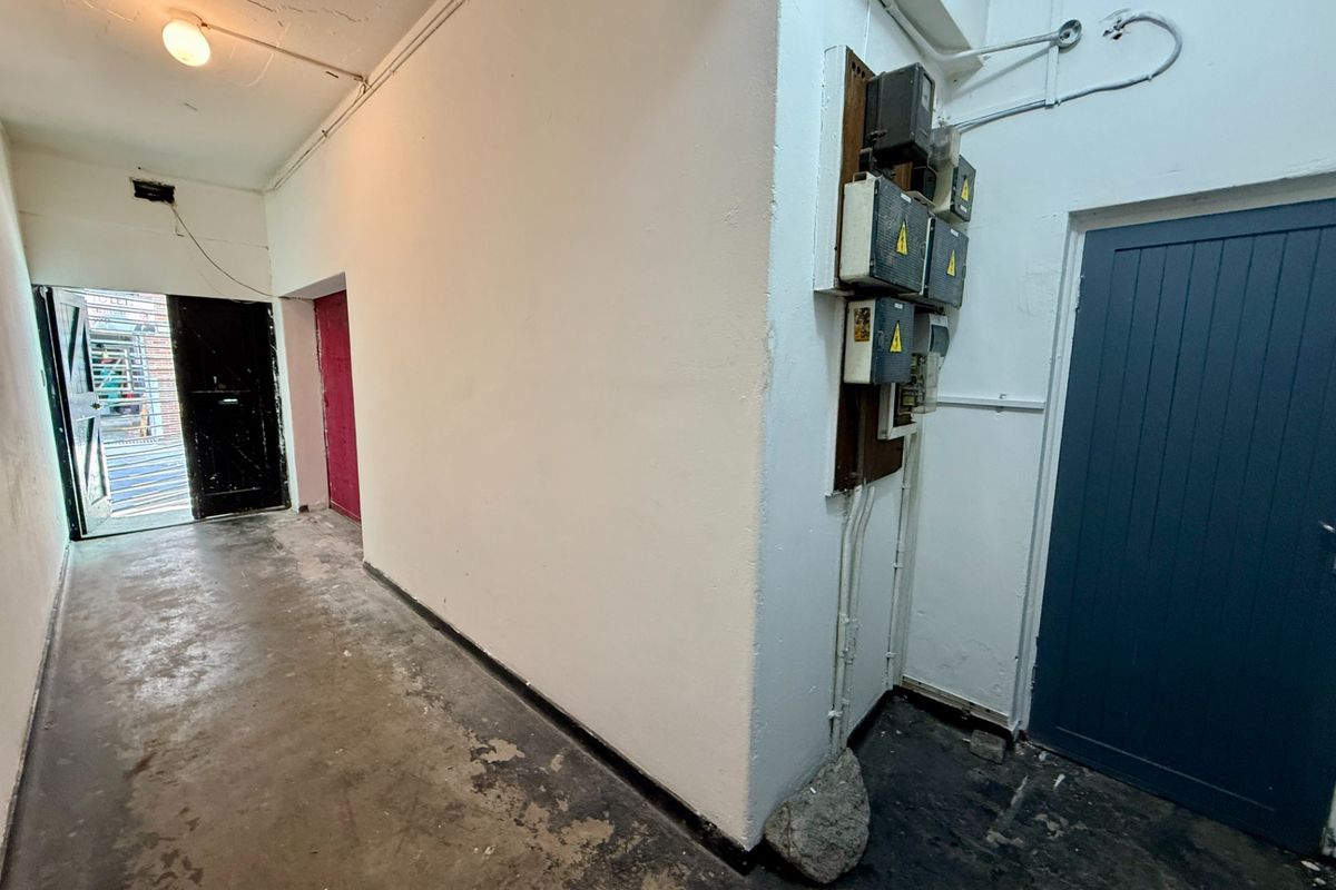 +- 80SQM ground floor Premises in Bo Kaap - Photo 4