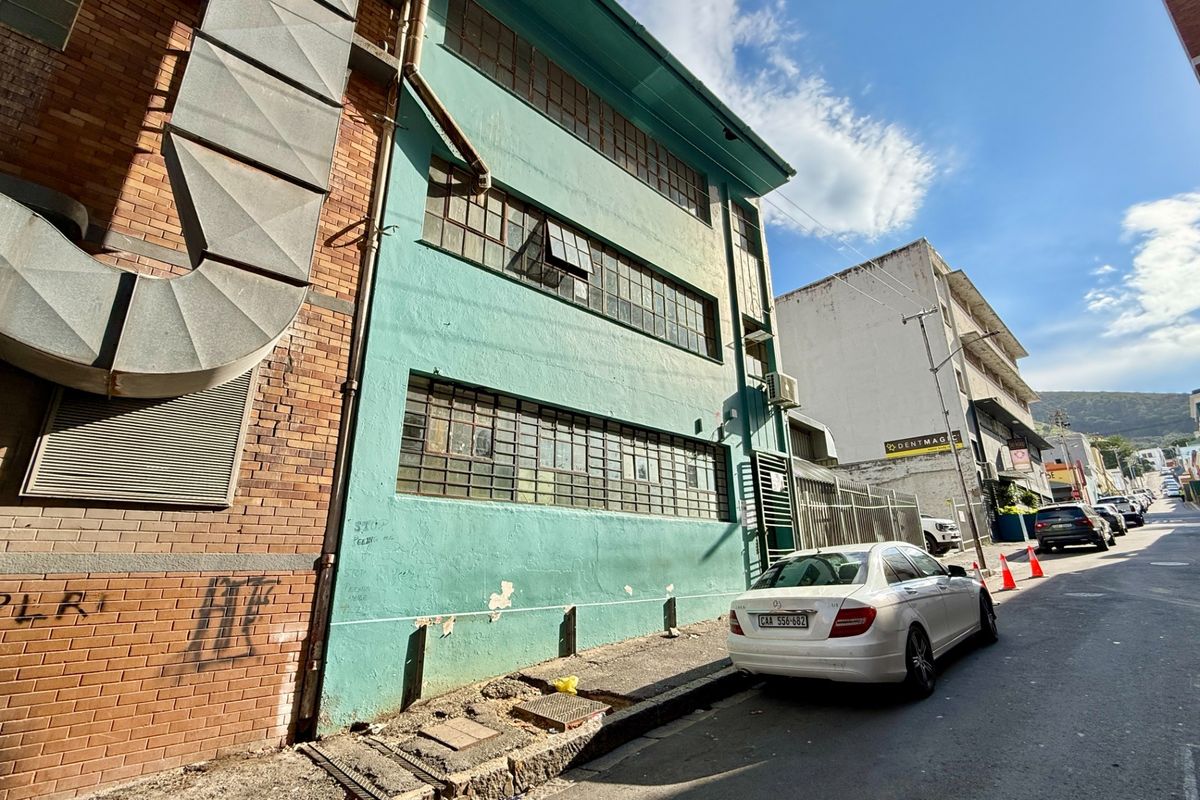 +- 80SQM ground floor Premises in Bo Kaap - Photo 2