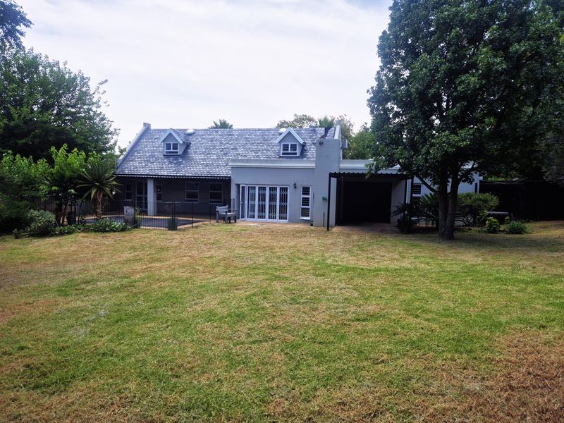 3 Bed House to Rent in Paulshof, Sandton - Photo 1