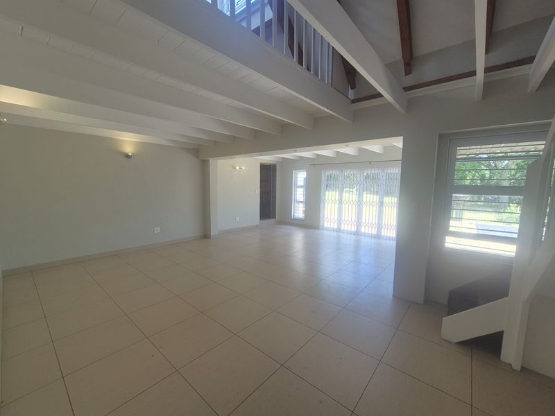 3 Bed House to Rent in Paulshof, Sandton - Photo 2