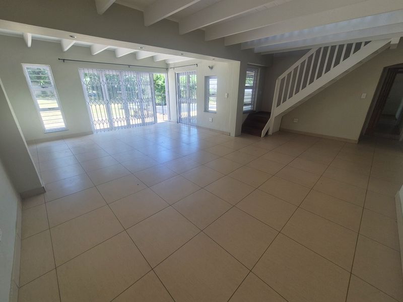 3 Bed House to Rent in Paulshof, Sandton - Photo 3