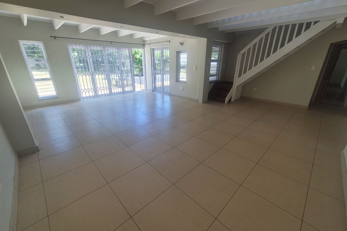 3 Bed House to Rent in Paulshof, Sandton - Photo 3