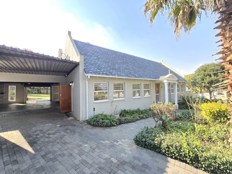 3 Bed House to Rent in Paulshof, Sandton - Photo 3