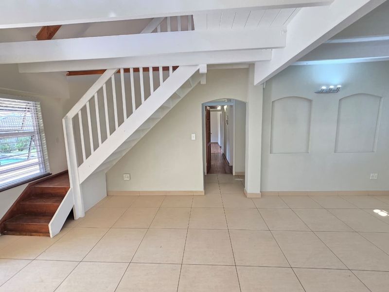 3 Bed House to Rent in Paulshof, Sandton - Photo 10