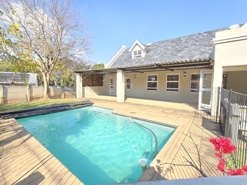 3 Bed House to Rent in Paulshof, Sandton - Photo 1