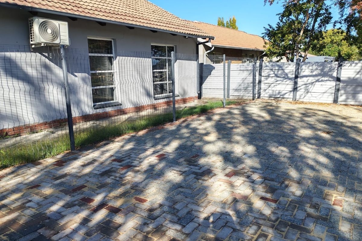 For Sale in Secunda - Photo 2