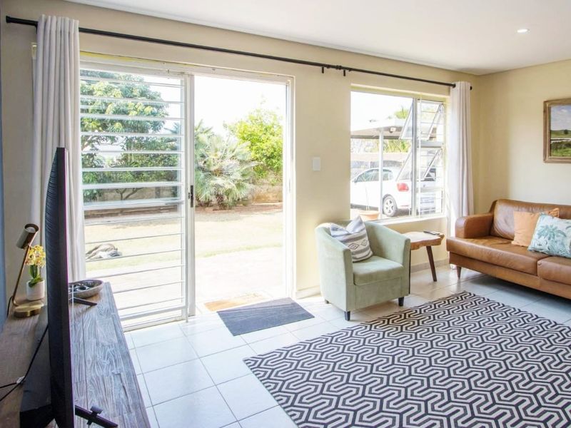 Two Bedroom Apartment For Rent in Glenashley, Durban North, KwaZulu Natal - Photo 3