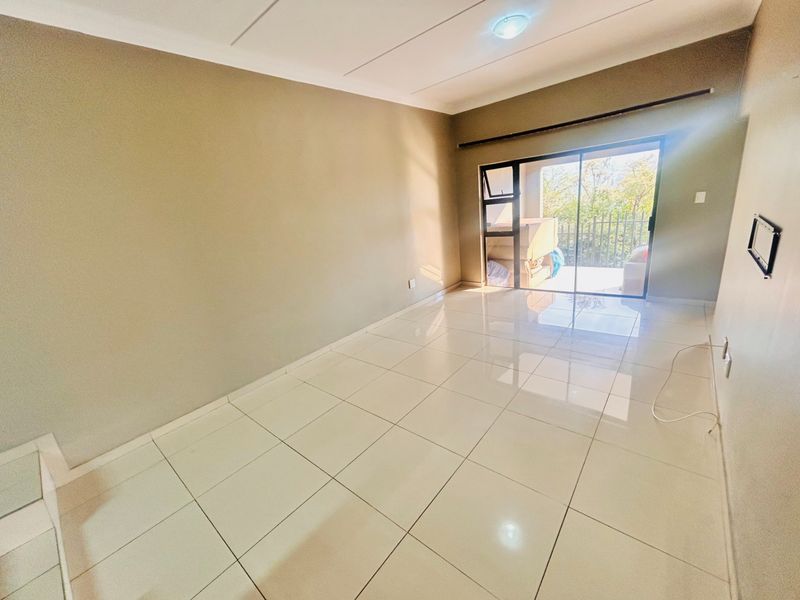 3 Bedroom Townhouse for Sale in Winchester Hills - Photo 7