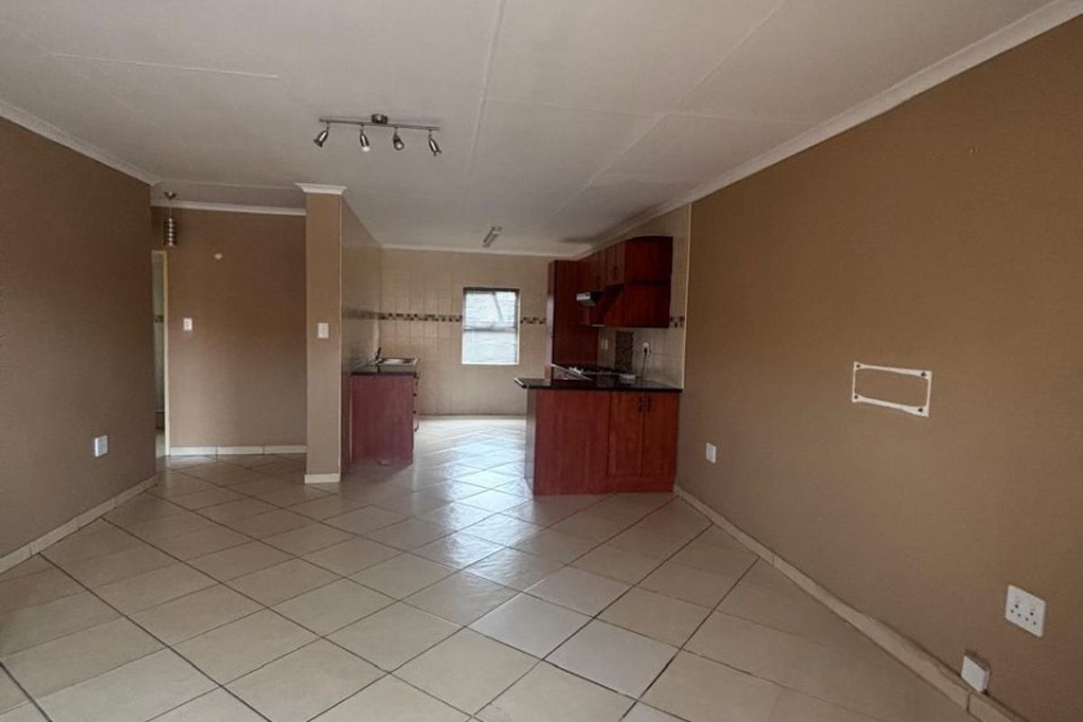For Sale in Secunda - Photo 3